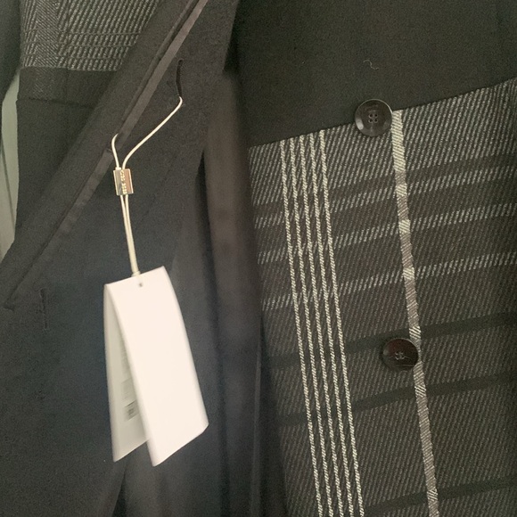 Woman’s coat - Picture 4 of 8